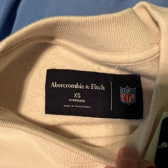 NWT Abercrombie & Fitch NFL Crewneck - Picture 4 of 7
